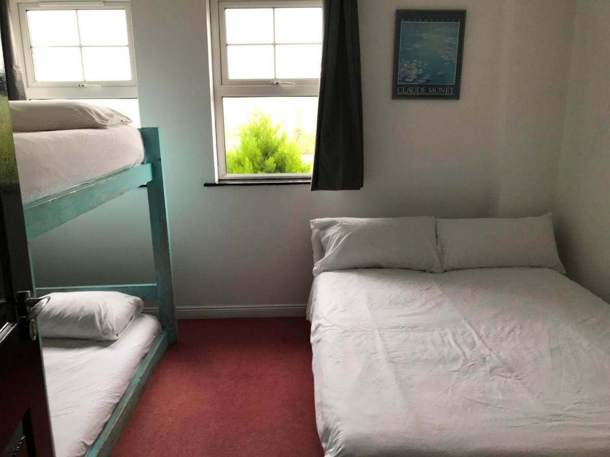 Finn Mccools Giants Causeway Hostel Бушмилс Екстериор снимка