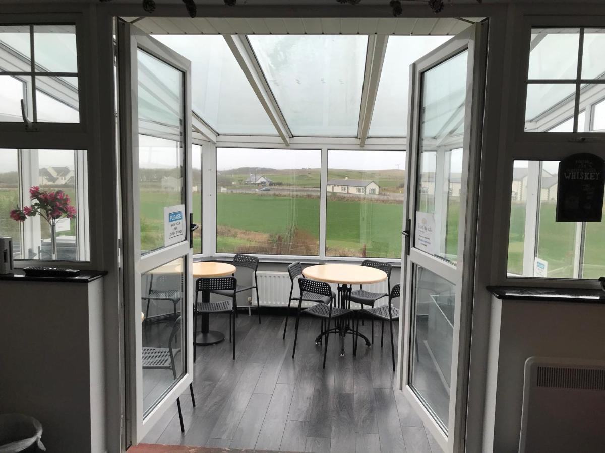 Finn Mccools Giants Causeway Hostel Бушмилс Екстериор снимка