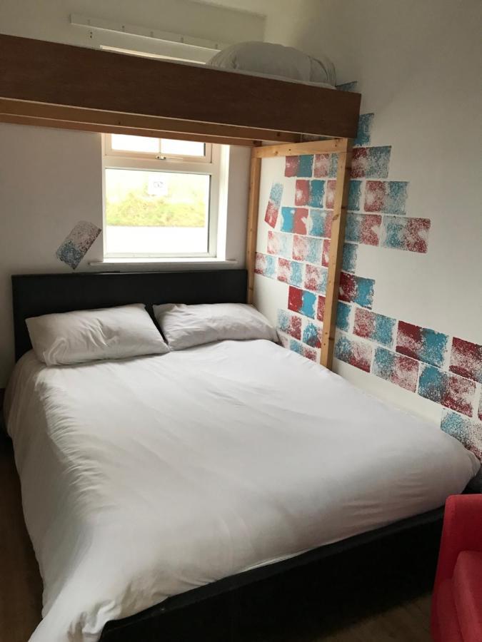 Finn Mccools Giants Causeway Hostel Бушмилс Екстериор снимка